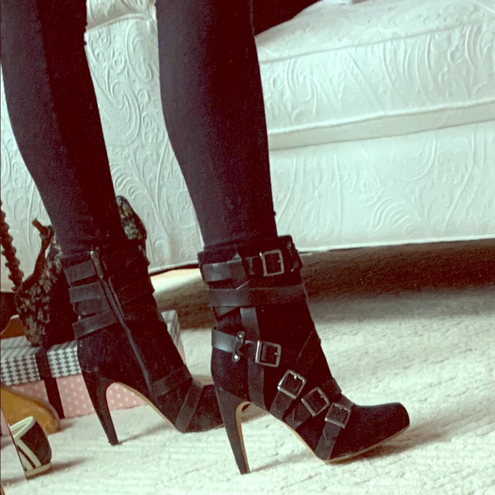 Sam Edelman Kenny Buckle Suede Bootie